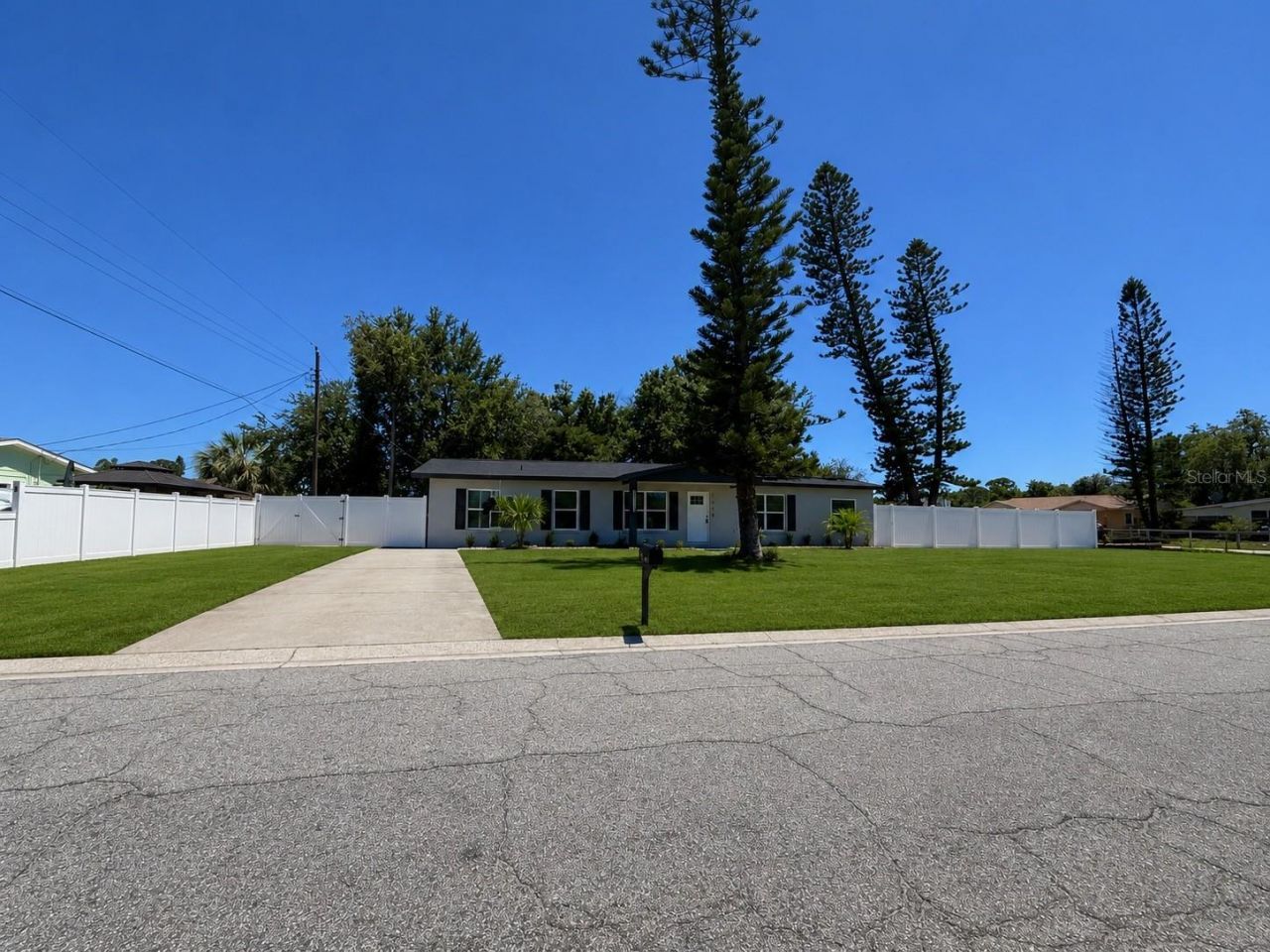 1908 51st Avenue W, Bradenton, FL 34207 Photo