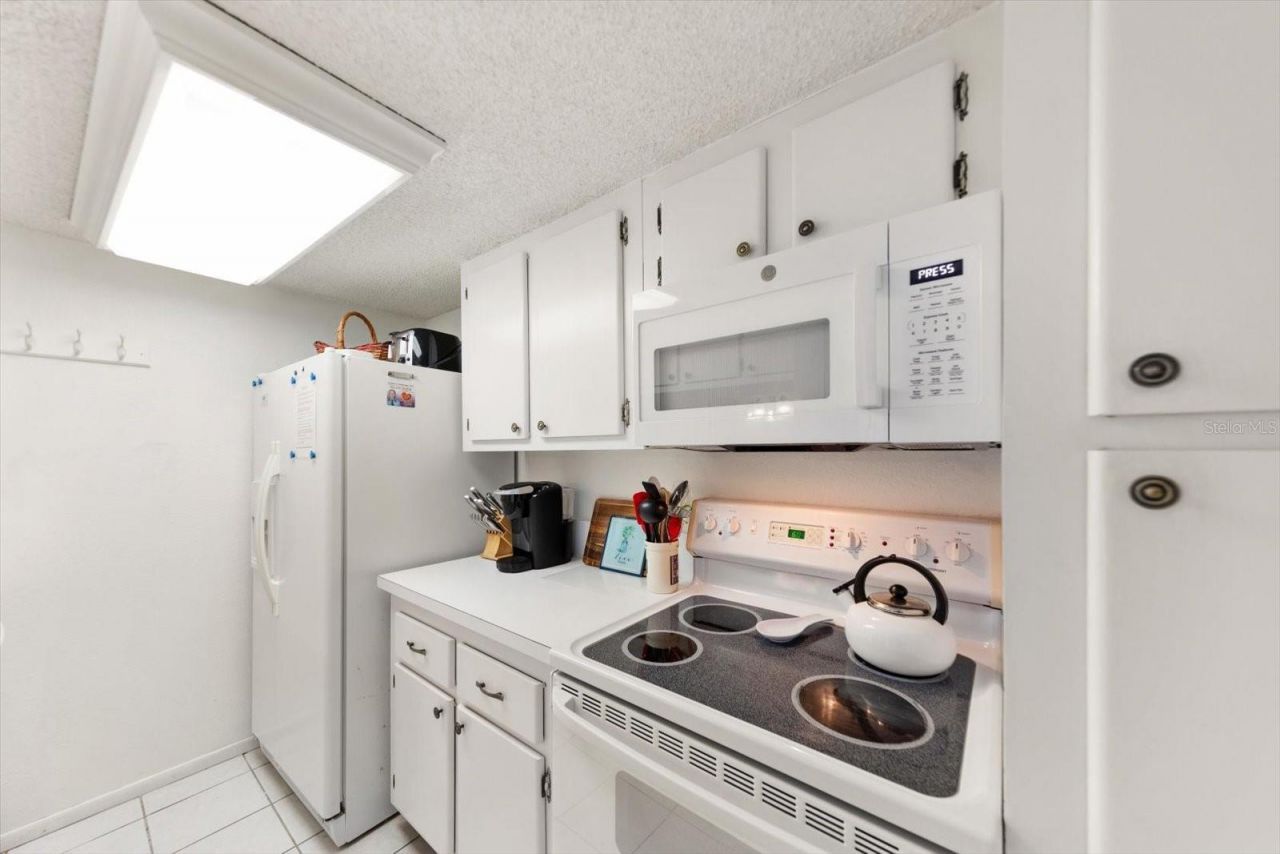 179 Medallion Boulevard , Unit H, Madeira Beach, FL 33708 Photo