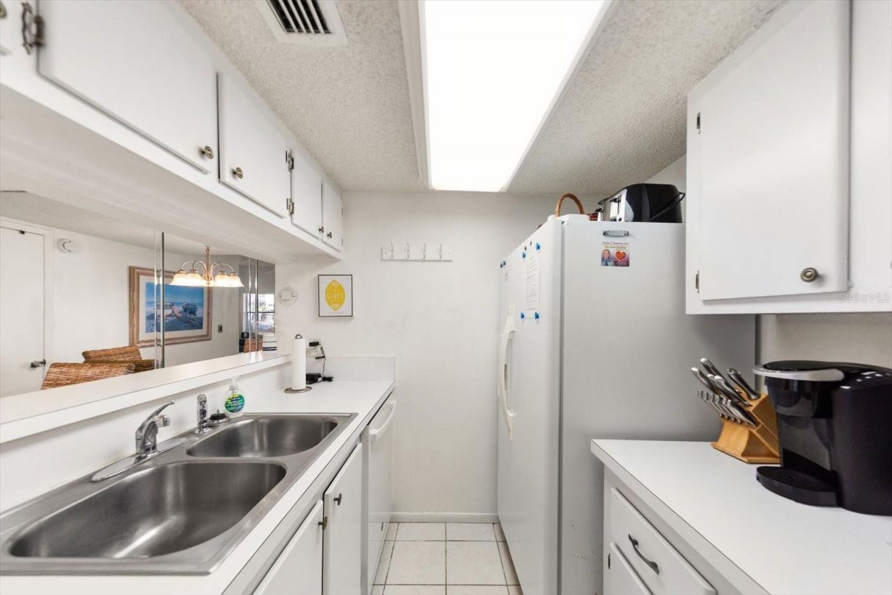 179 Medallion Boulevard , Unit H, Madeira Beach, FL 33708 Photo