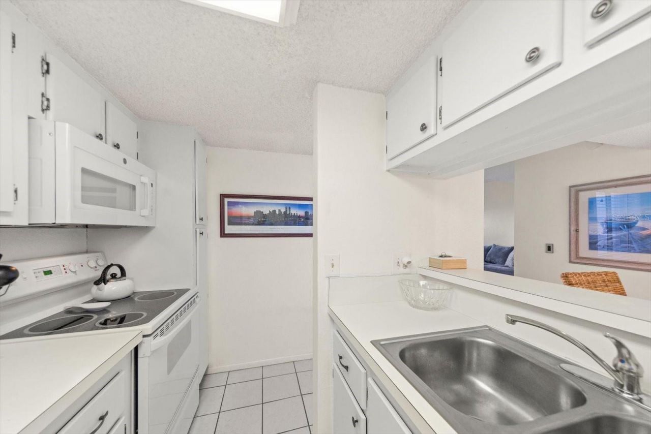 179 Medallion Boulevard , Unit H, Madeira Beach, FL 33708 Photo