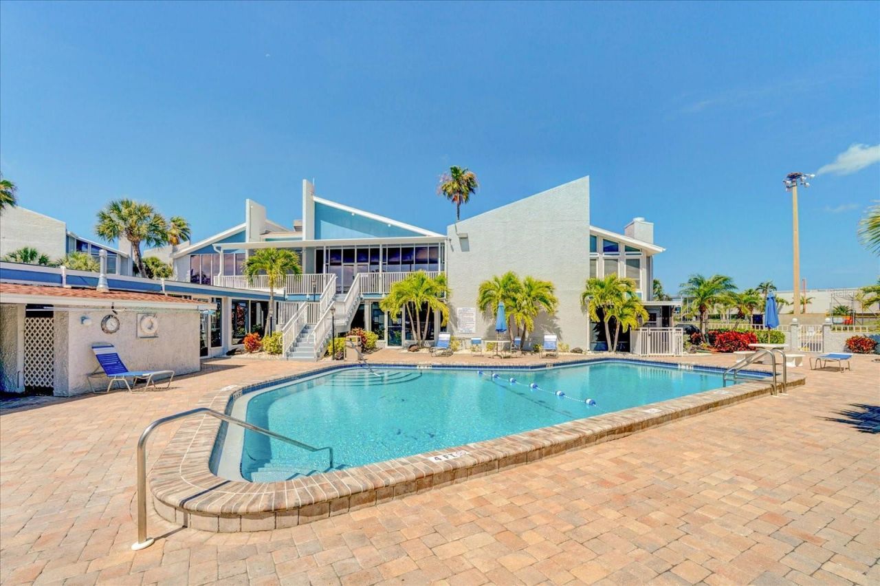 179 Medallion Boulevard , Unit H, Madeira Beach, FL 33708 Photo