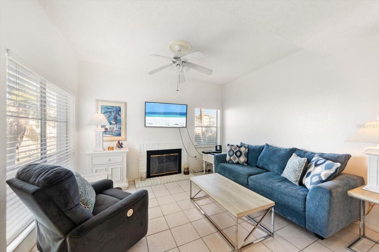 179 Medallion Boulevard , Unit H, Madeira Beach, FL 33708 Photo