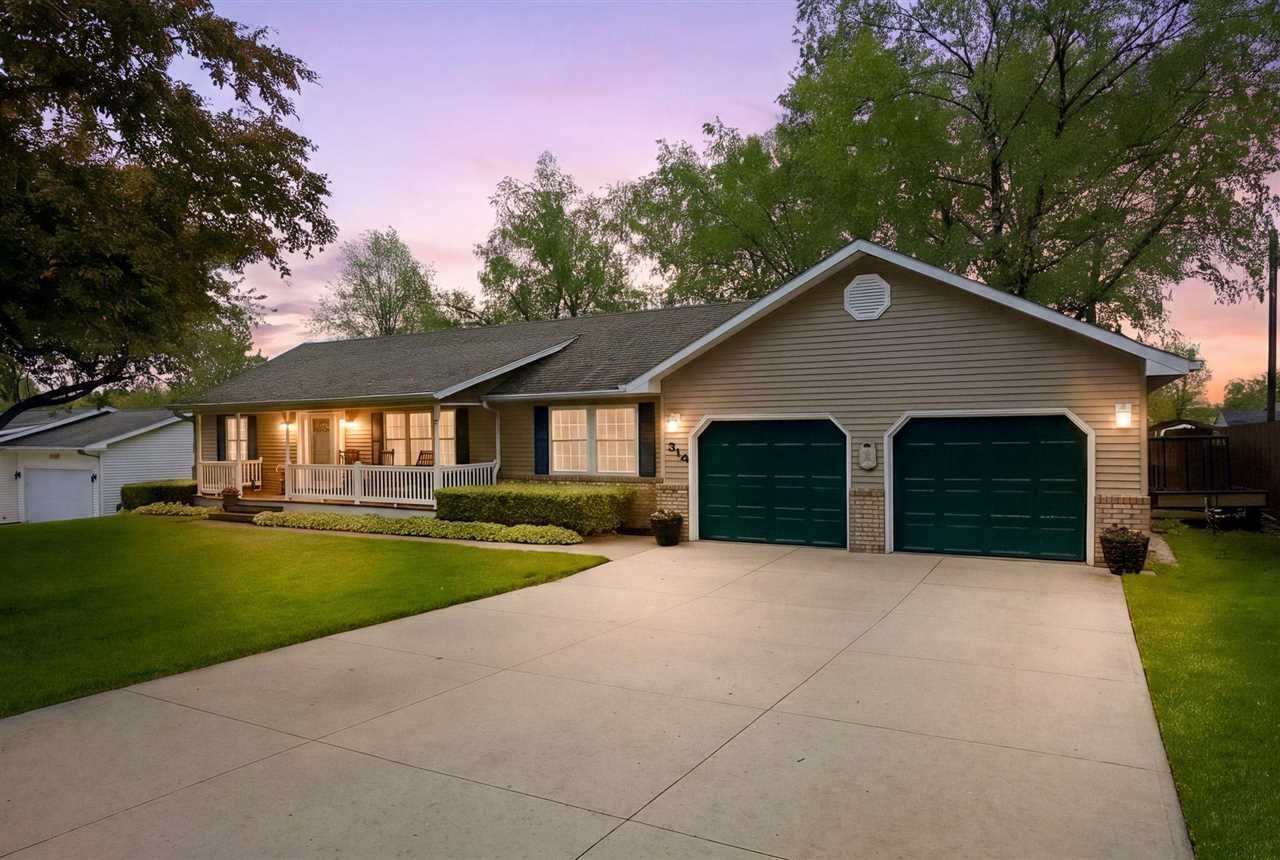 314 Sycamore St, Riverside, IA 52327 Main Photo