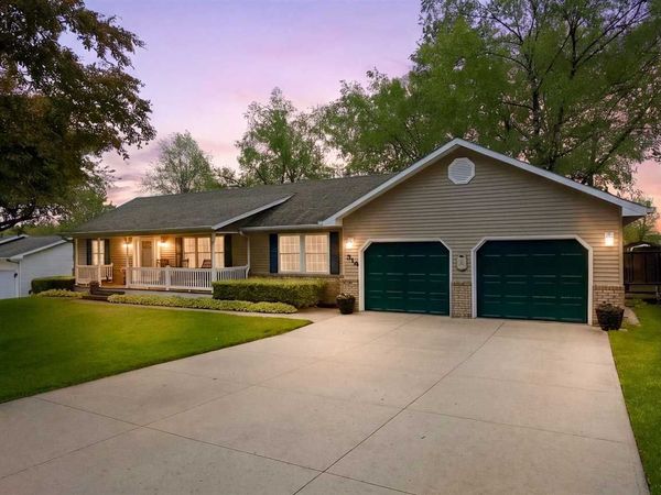 314 Sycamore St, Riverside, IA 52327