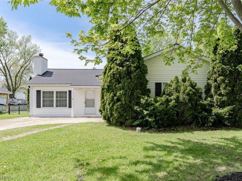 199 E Parkway Drive, Madison, OH 44057 Photo 1