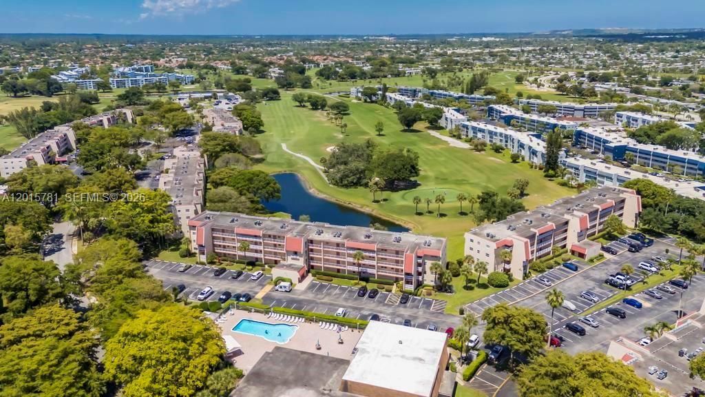 1020 Country Club Dr, Unit 405, Margate, FL 33063 Photo