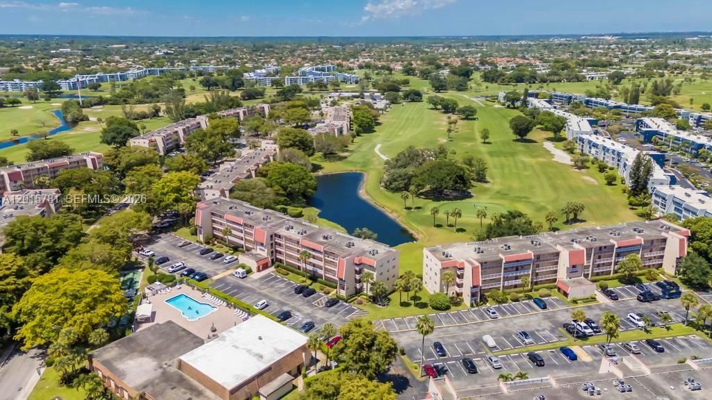 1020 Country Club Dr, Unit 405, Margate, FL 33063 Photo