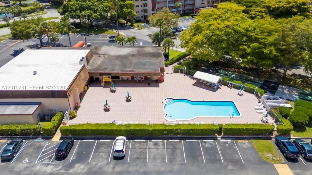 1020 Country Club Dr, Unit 405, Margate, FL 33063 Photo