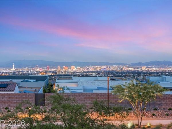 484 Windstone Crest Avenue, Las Vegas, NV 89138