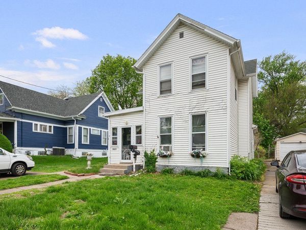 2022 IOWA Street, Davenport, IA 52803