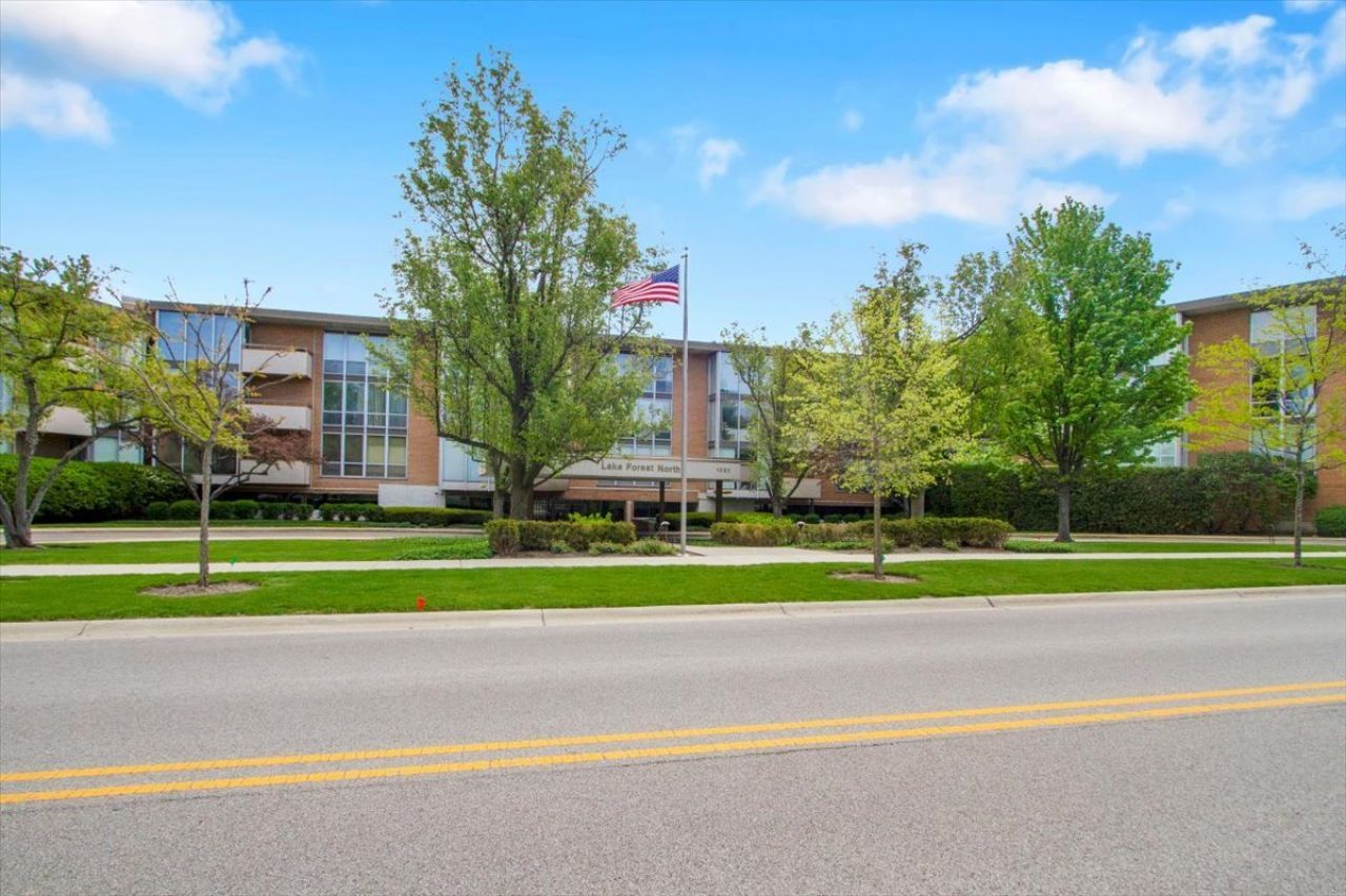 1301 N Western Avenue, Unit 134, Lake Forest, IL 60045 Main Photo