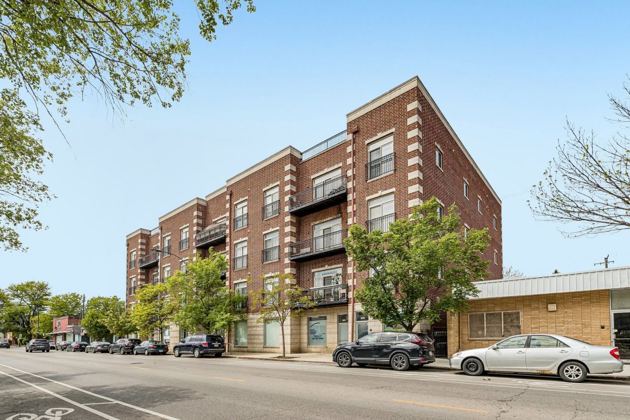 5420 N Kedzie Avenue, Unit 2A, Chicago, IL 60625 Main Photo
