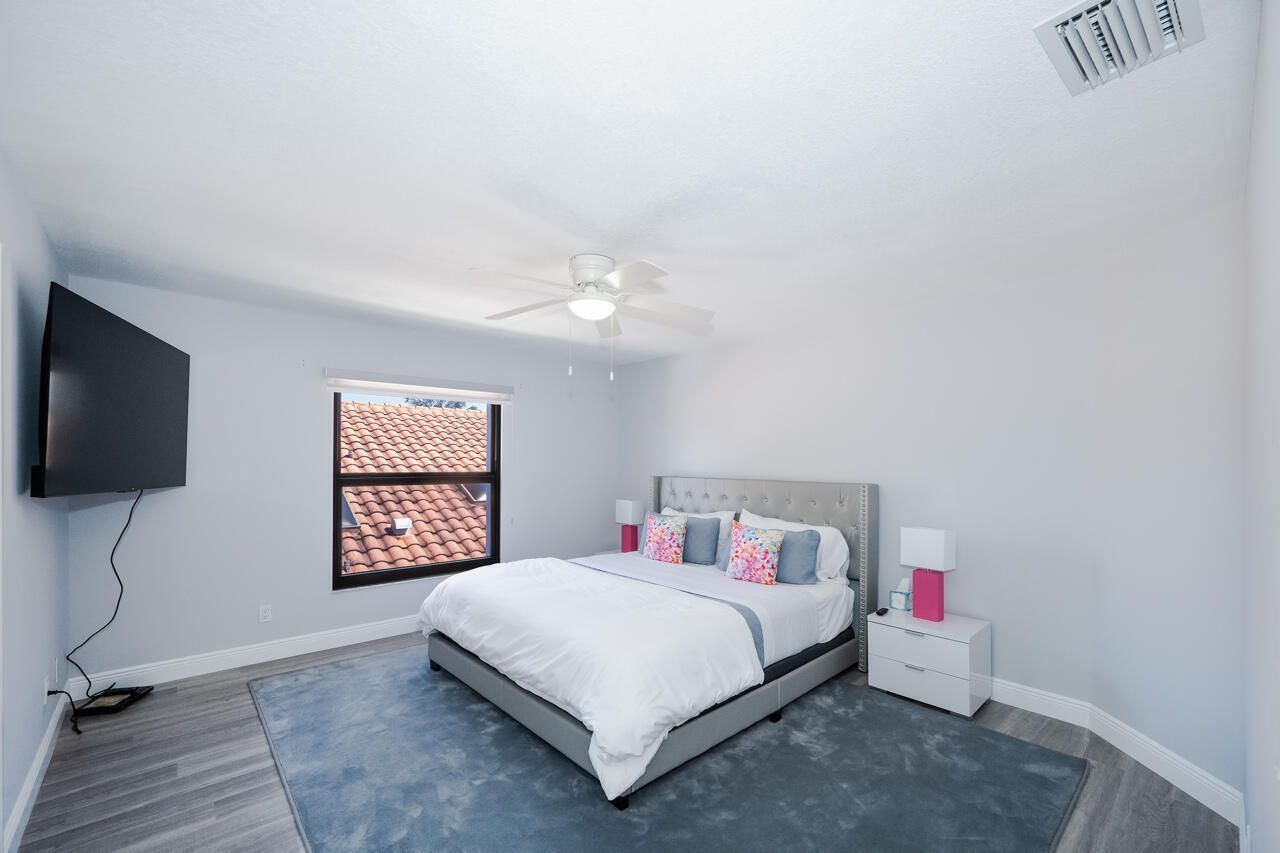 5809 NW 21st Way, Boca Raton, FL 33496 Photo