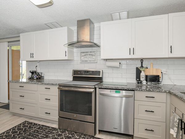 8009 Meadowlark Lane, Port St. Lucie, FL 34952