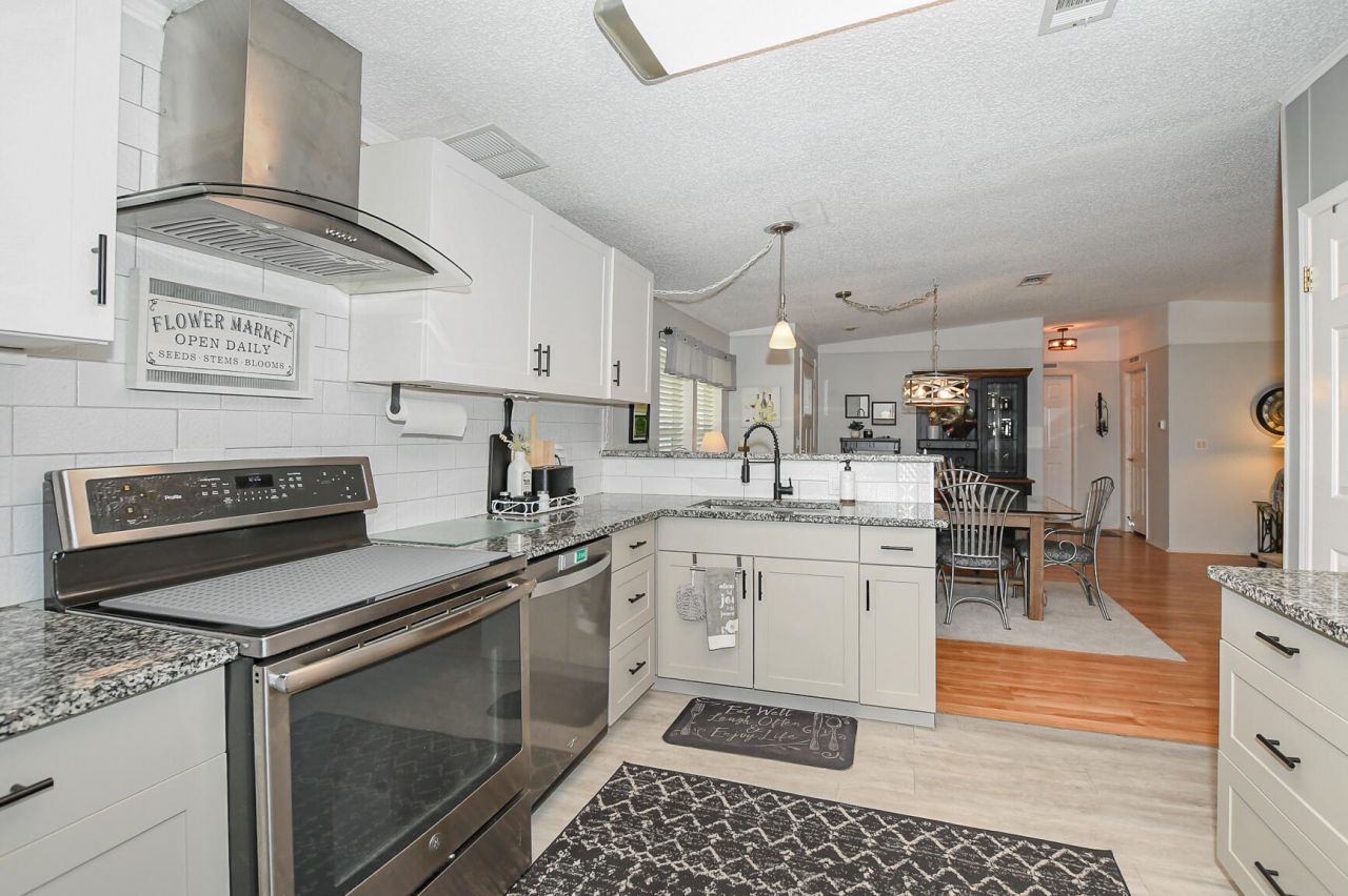 8009 Meadowlark Lane, Port Saint Lucie, FL 34952 Photo