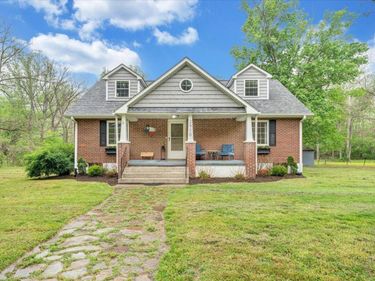 2910 Carvins Cove RD , Salem, VA 24153
