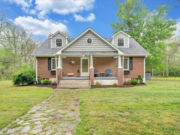 2910 Carvins Cove RD , Salem, VA 24153