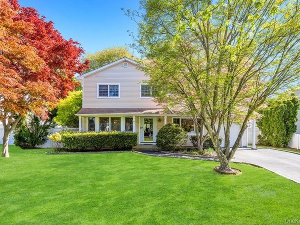 18 Columbine Lane , Kings Park, NY 11754