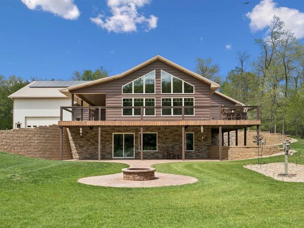 2179 267 Street, Delhi, IA 52223