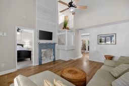 565 Tayrn Drive photo 4