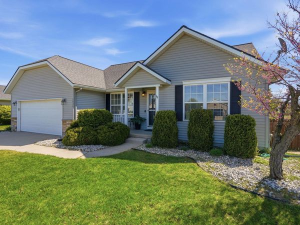 7036 Cornerstone Drive SE, Caledonia, MI 49316