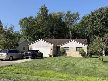 23001 Watt Drive, Farmington, MI 48336