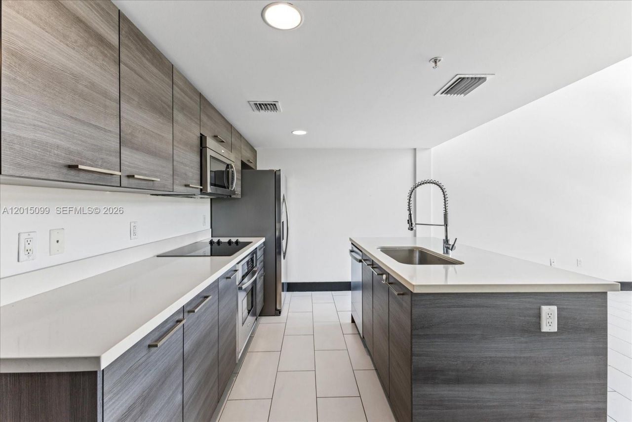 421 Meridian Ave , Unit 19, Miami Beach, FL 33139 Photo