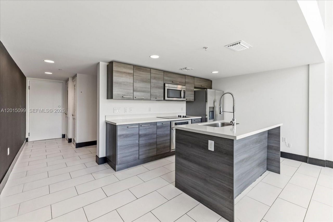 421 Meridian Ave , Unit 19, Miami Beach, FL 33139 Photo