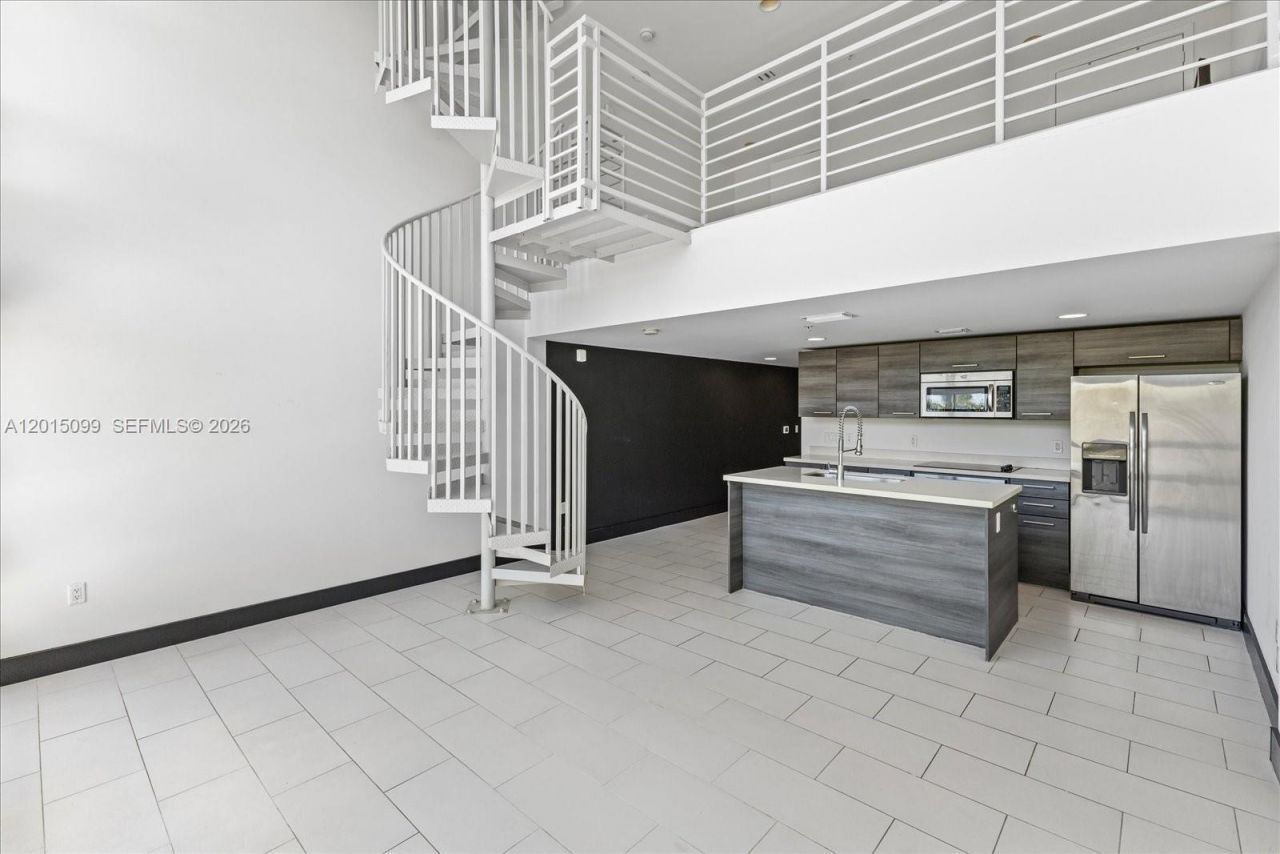 421 Meridian Ave , Unit 19, Miami Beach, FL 33139 Photo