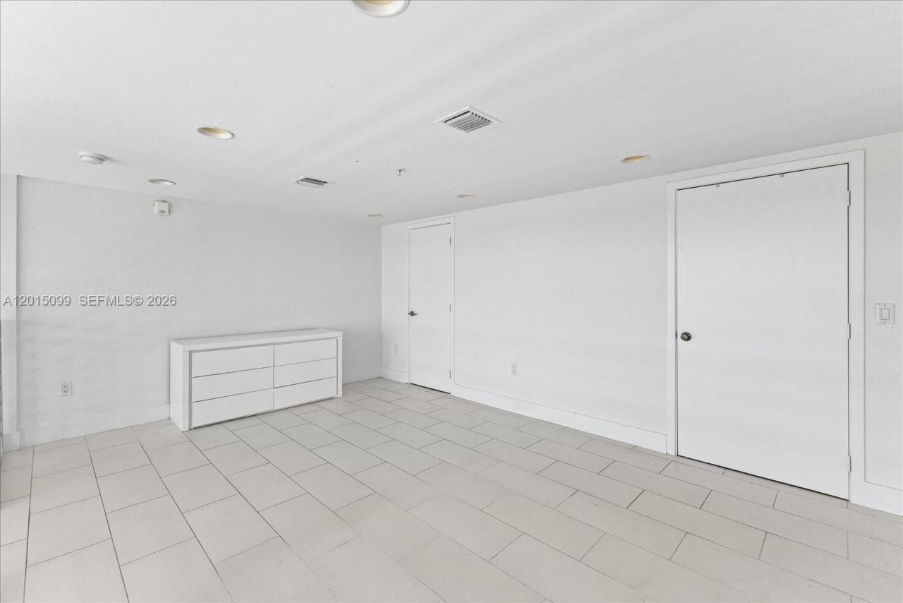 421 Meridian Ave , Unit 19, Miami Beach, FL 33139 Photo