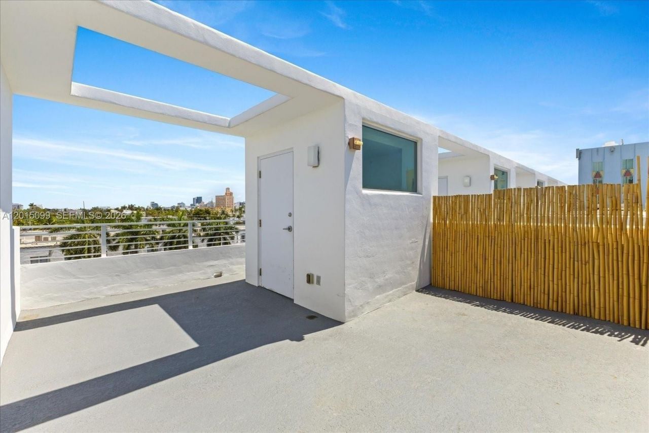 421 Meridian Ave , Unit 19, Miami Beach, FL 33139 Photo