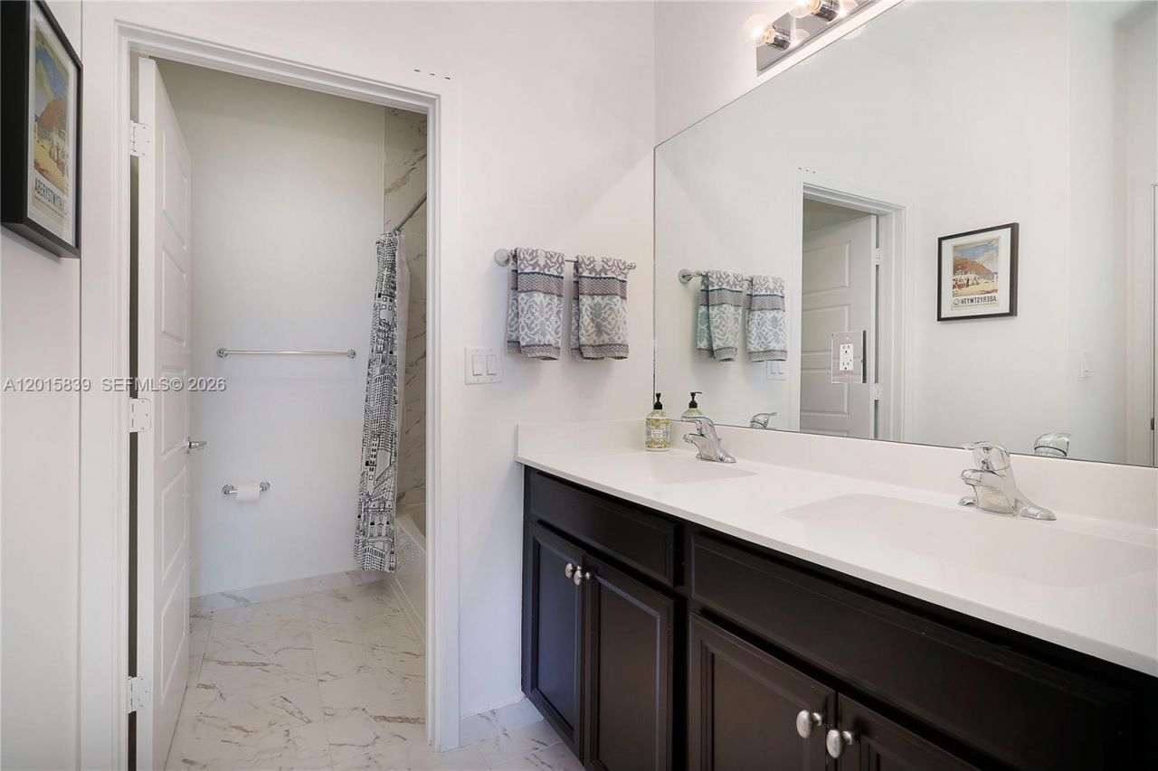 17641 SW 153rd Ct , Unit _, Miami, FL 33187 Photo