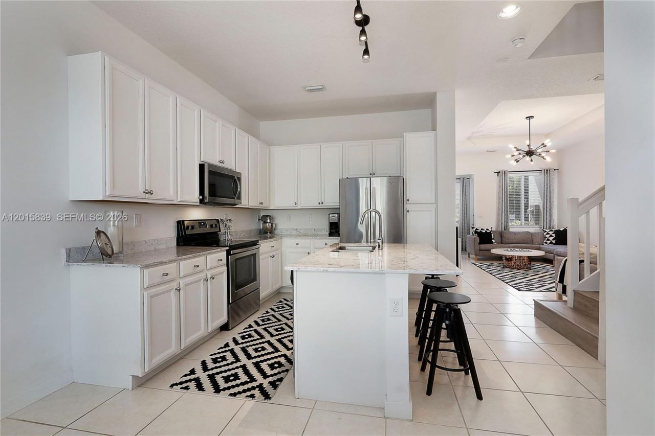 17641 SW 153rd Ct , Unit _, Miami, FL 33187 Photo