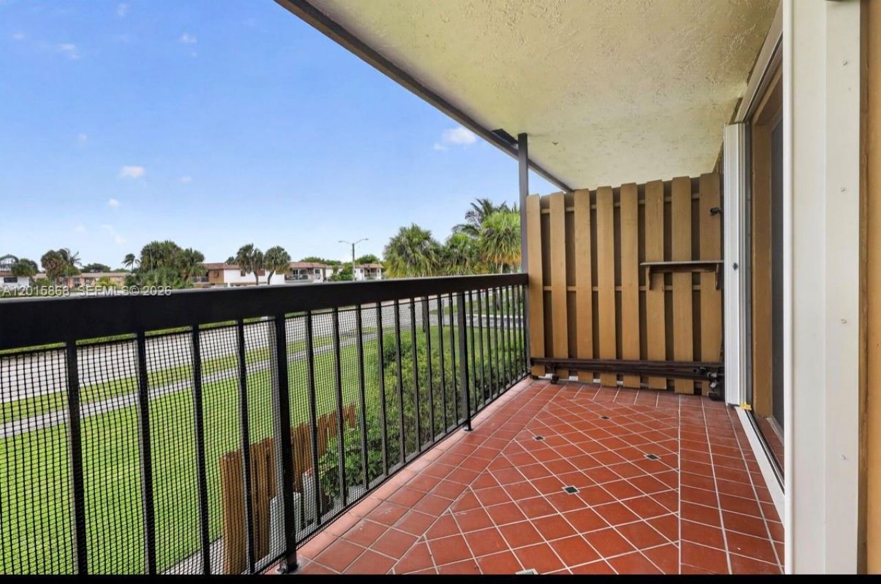 6904 NW 169th St, Unit 145F, Hialeah, FL 33015 Photo