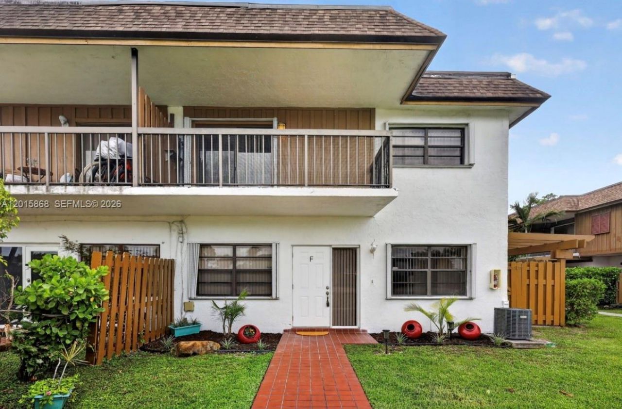 6904 NW 169th St, Unit 145F, Hialeah, FL 33015 Photo