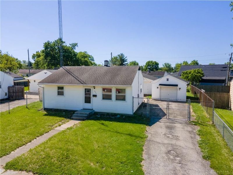 244 Pat Lane, Fairborn, OH 45324 Photo 2