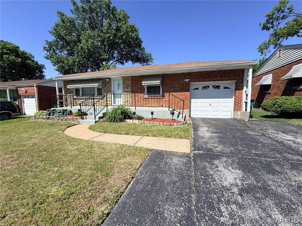 9233 Edna Street , Riverview, MO 63137