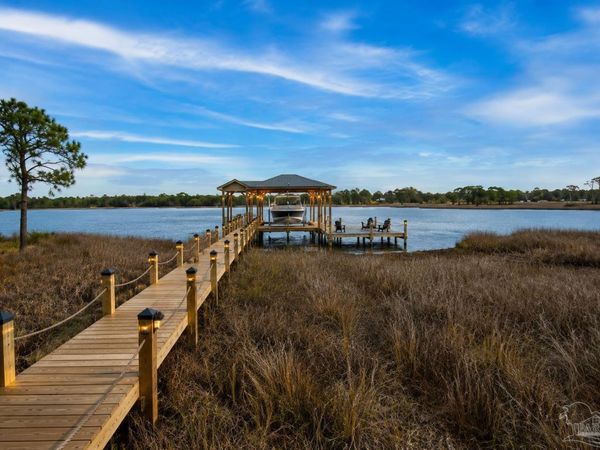 4758 Bayside Dr, Milton, FL 32583