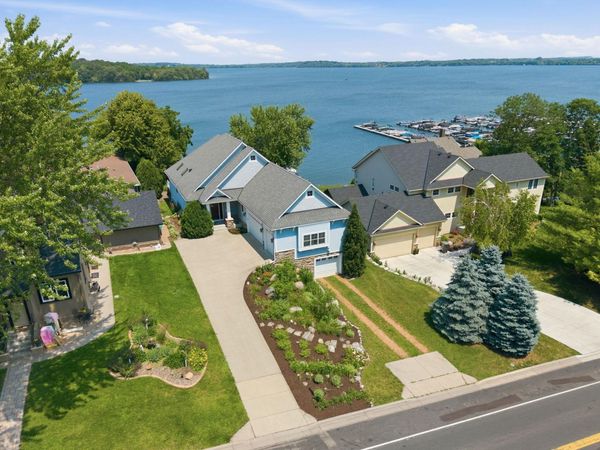 208 E Lake Street, Waconia, MN 55387