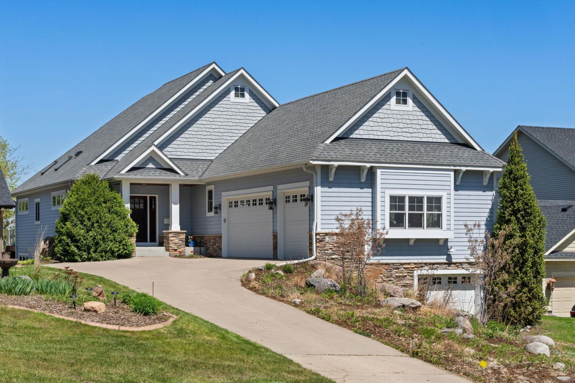 208 E Lake Street, Waconia, MN 55387