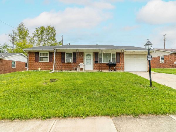 1703 Fair Oaks Drive, Sidney, OH 45365