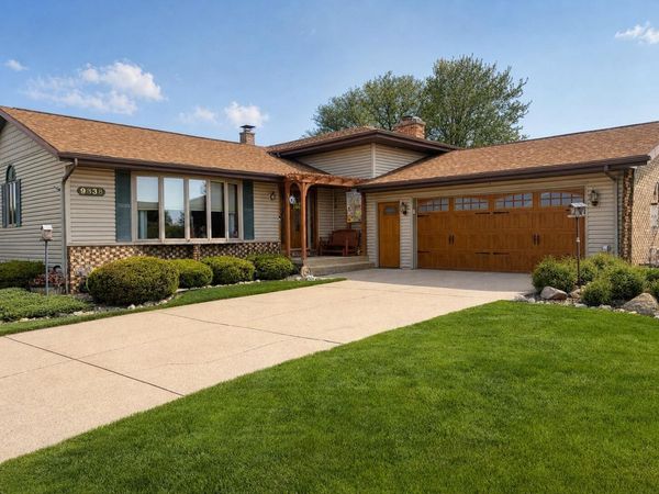 9838 Redbud Road , Munster, IN 46321