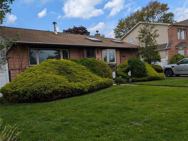 5 Columbia Road, Hicksville, NY 11801