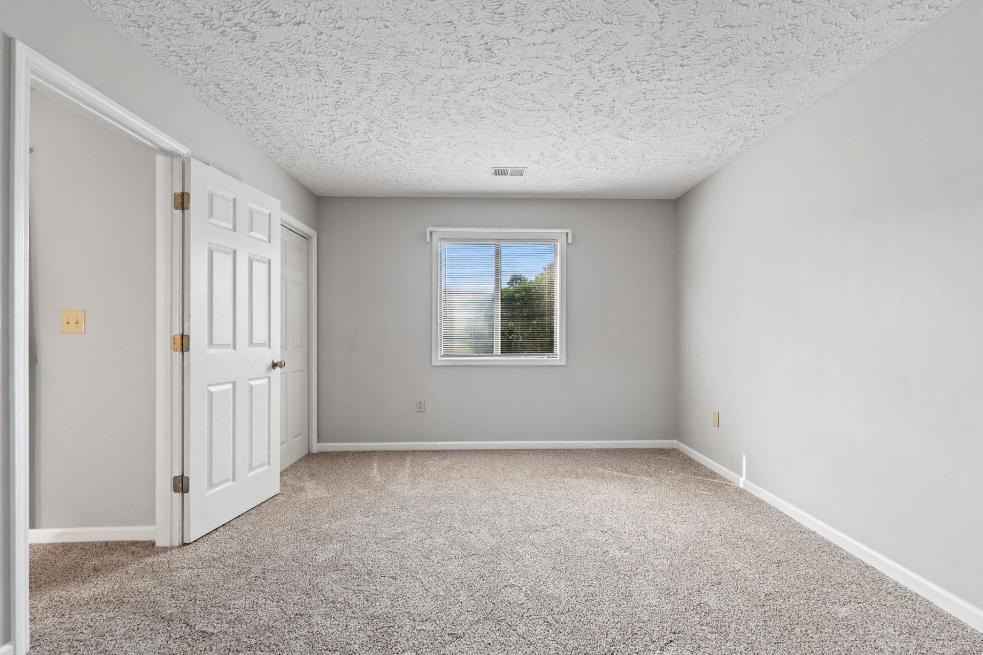 4101 Pinehurst Circle  Photo 13