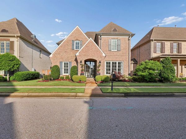 1861 ENCLAVE HOLLOZ LN E, Germantown, TN 38139