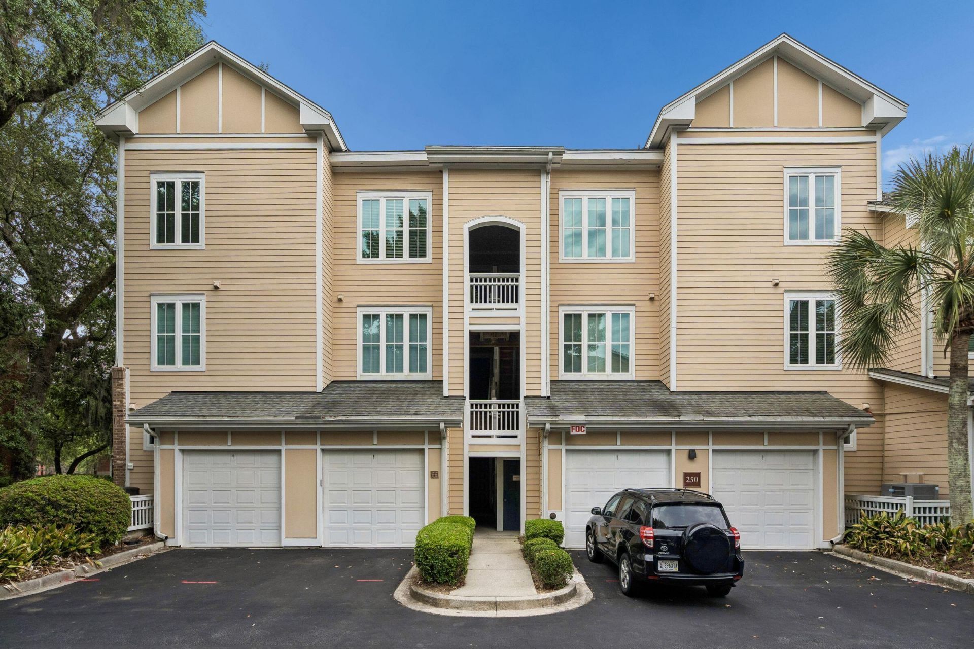 250 Seven Farms Drive Photo 43