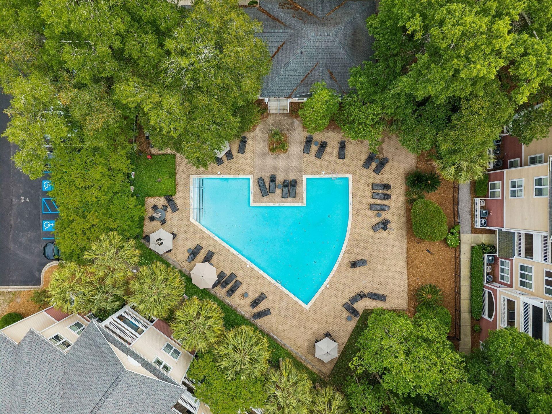 250 Seven Farms Drive Photo 64