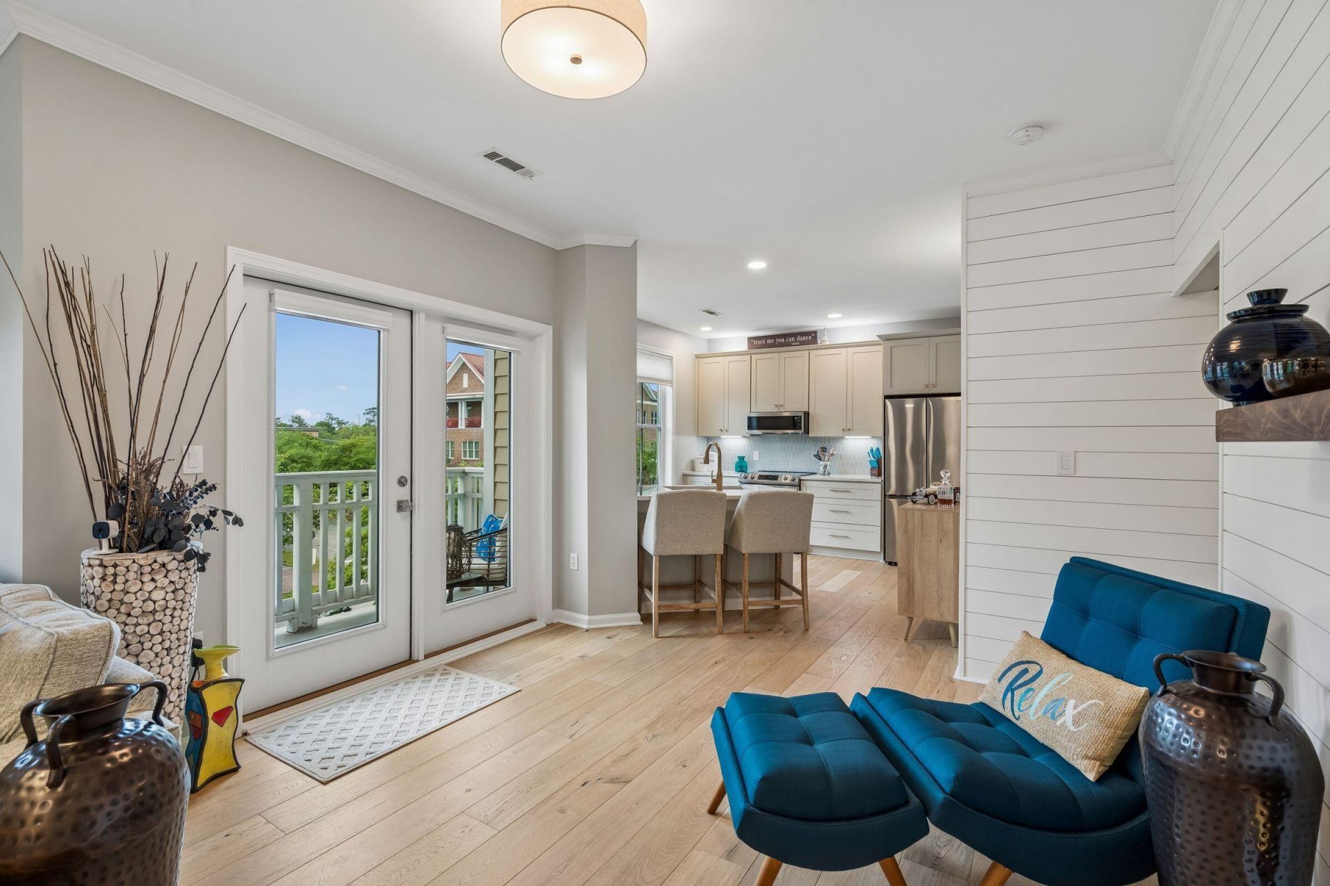250 Seven Farms Drive Photo 9