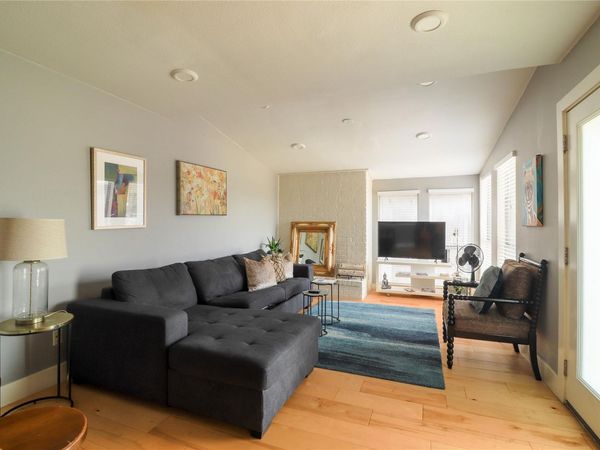 909 Reinli ST, Unit 221, Austin, TX 78751