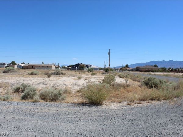 401 Gina Street , Pahrump, NV 89048